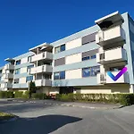 Spacious & Modern Apartment In Central Trondheim With Free Parking